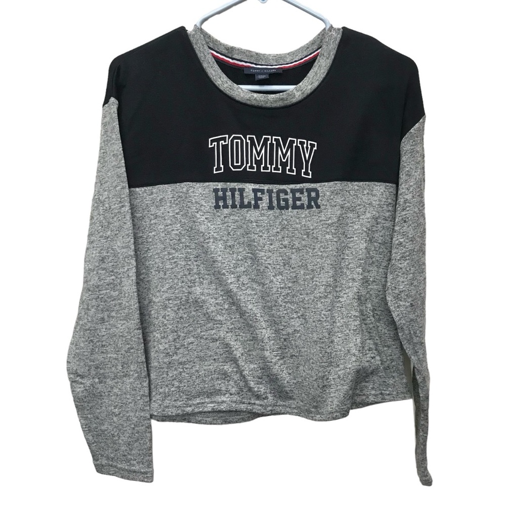 Tommy Hilfiger Cropped Logo Tee size Small
